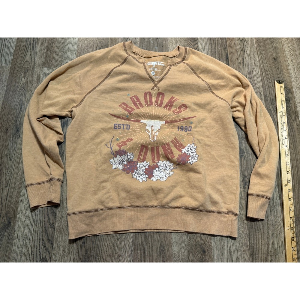 Brooks & Dunn Sweatshirt Mens Size M Tan Pullover Graphic Bull Skull Floral